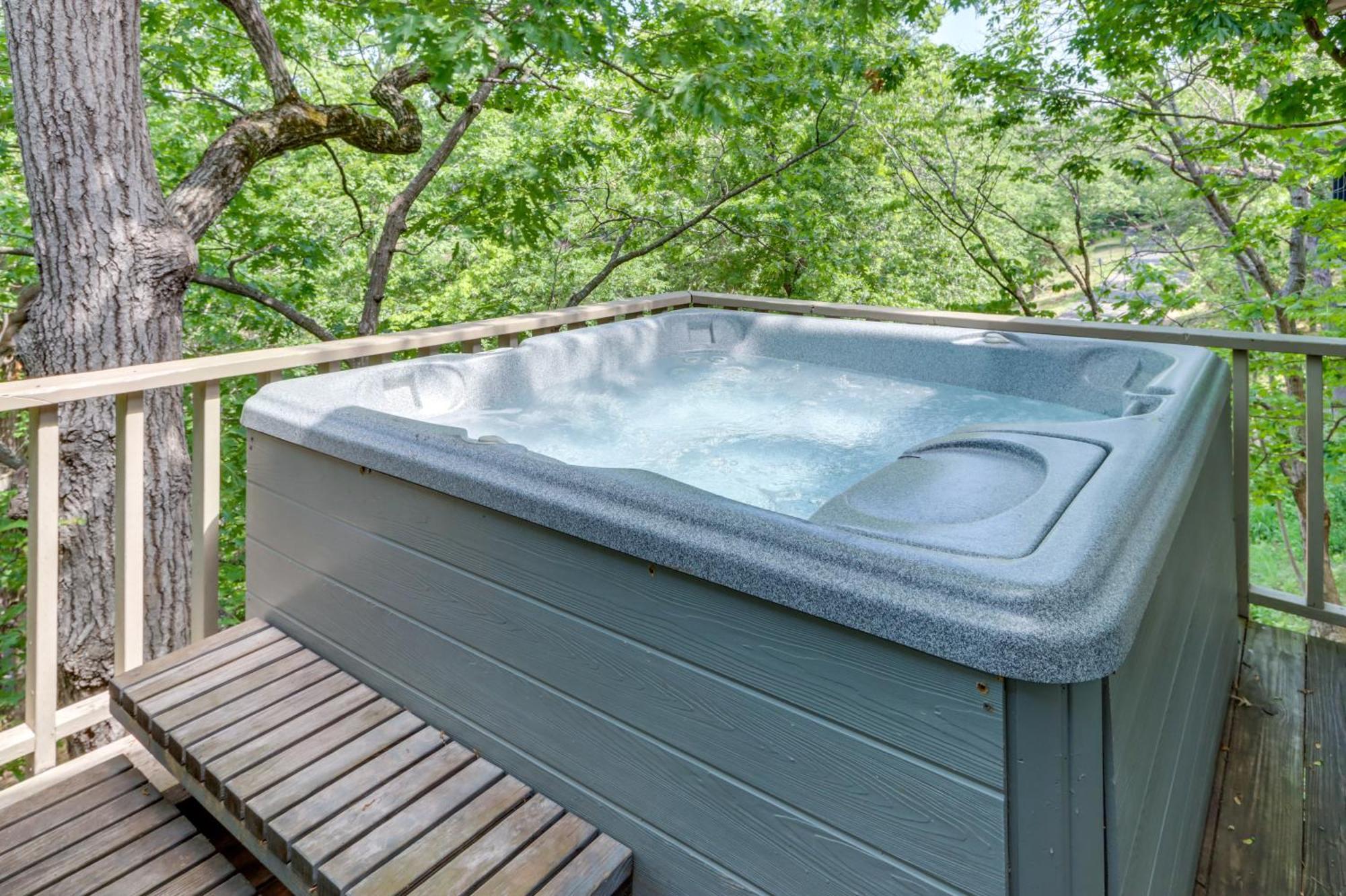 Hot Tub And Fire Pit Margaritaville Home! Osage Beach Exteriör bild